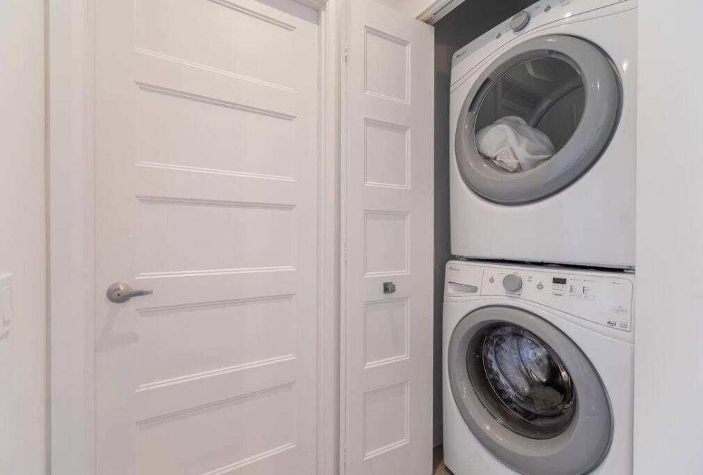 ケベックシティPenthouse With Free Indoor Parking Downtownアパートメント エクステリア 写真